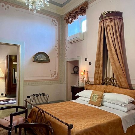 Palazzo De Castro Bed and Breakfast Squinzano Buitenkant foto