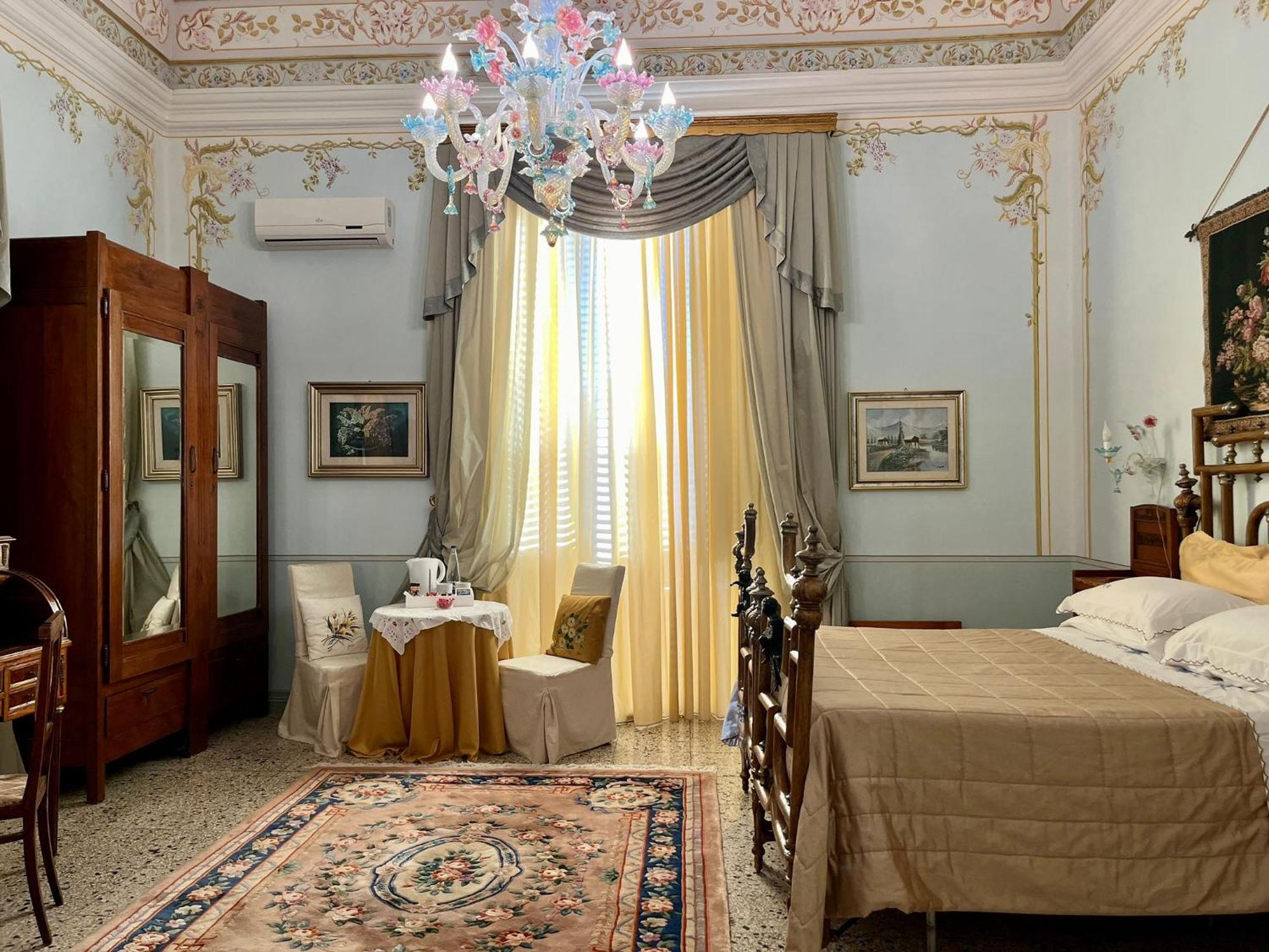 Palazzo De Castro Bed and Breakfast Squinzano Buitenkant foto