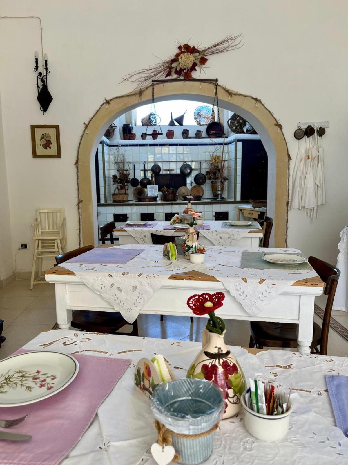 Palazzo De Castro Bed and Breakfast Squinzano Buitenkant foto