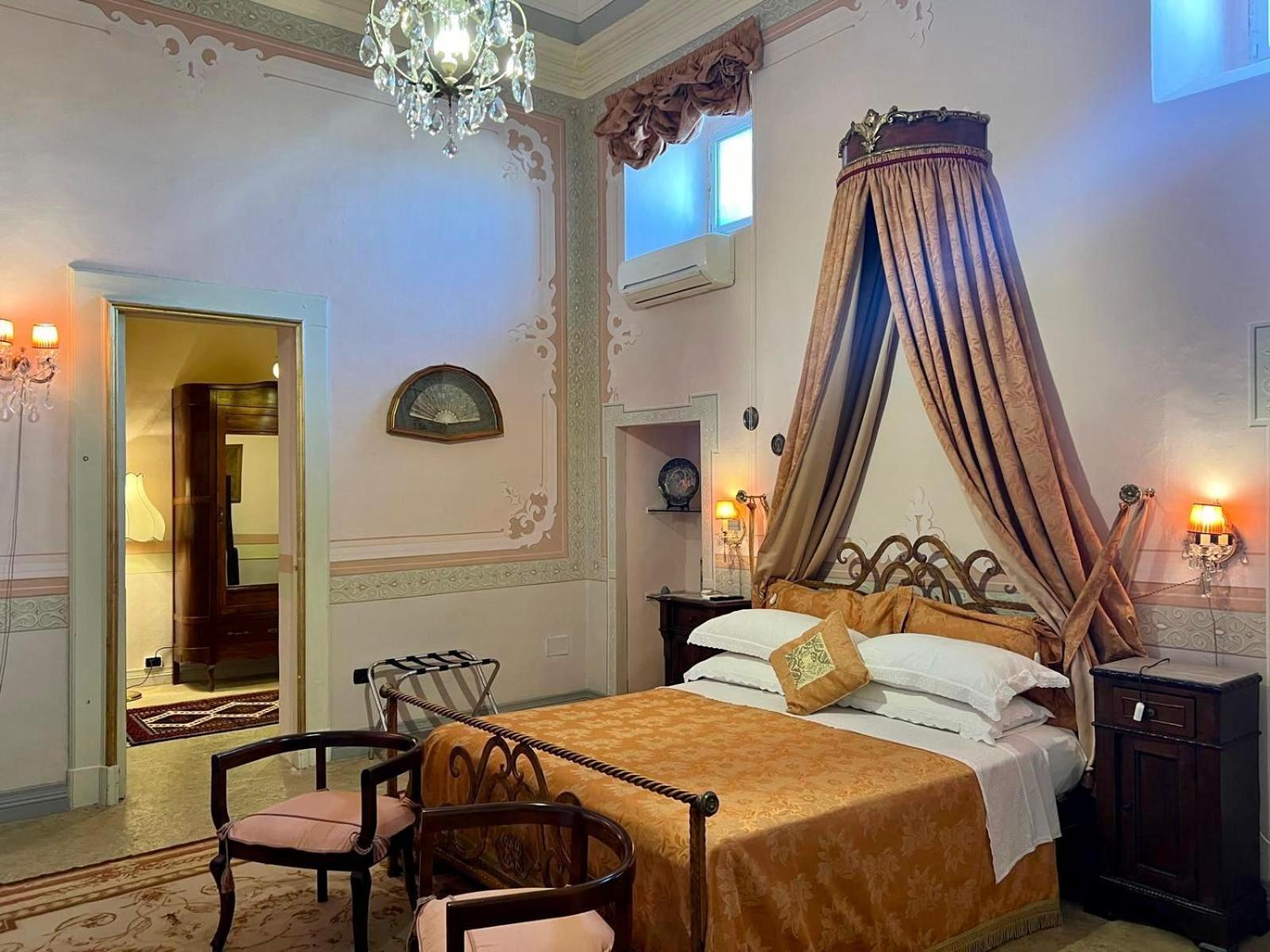 Palazzo De Castro Bed and Breakfast Squinzano Buitenkant foto