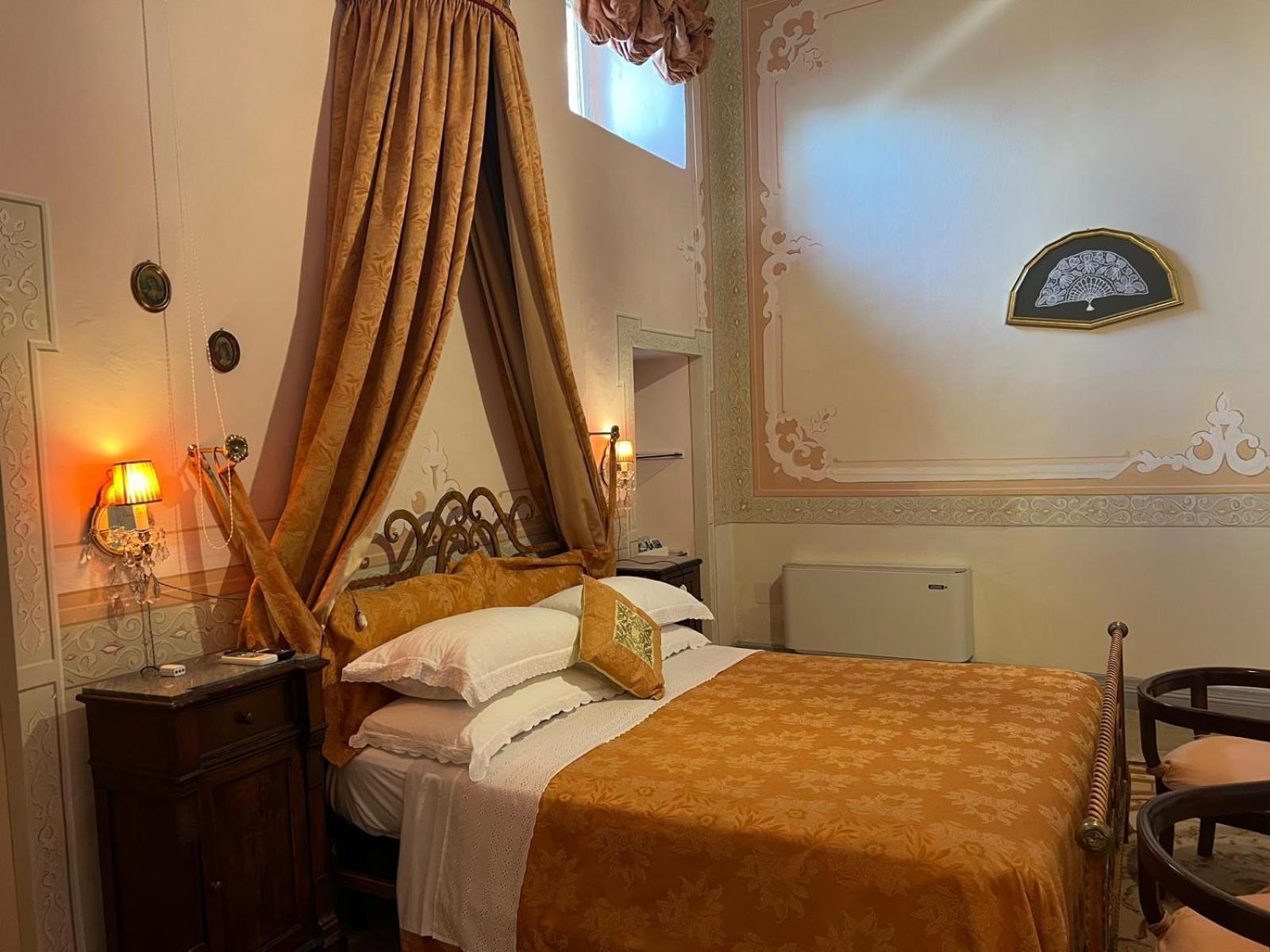Palazzo De Castro Bed and Breakfast Squinzano Buitenkant foto