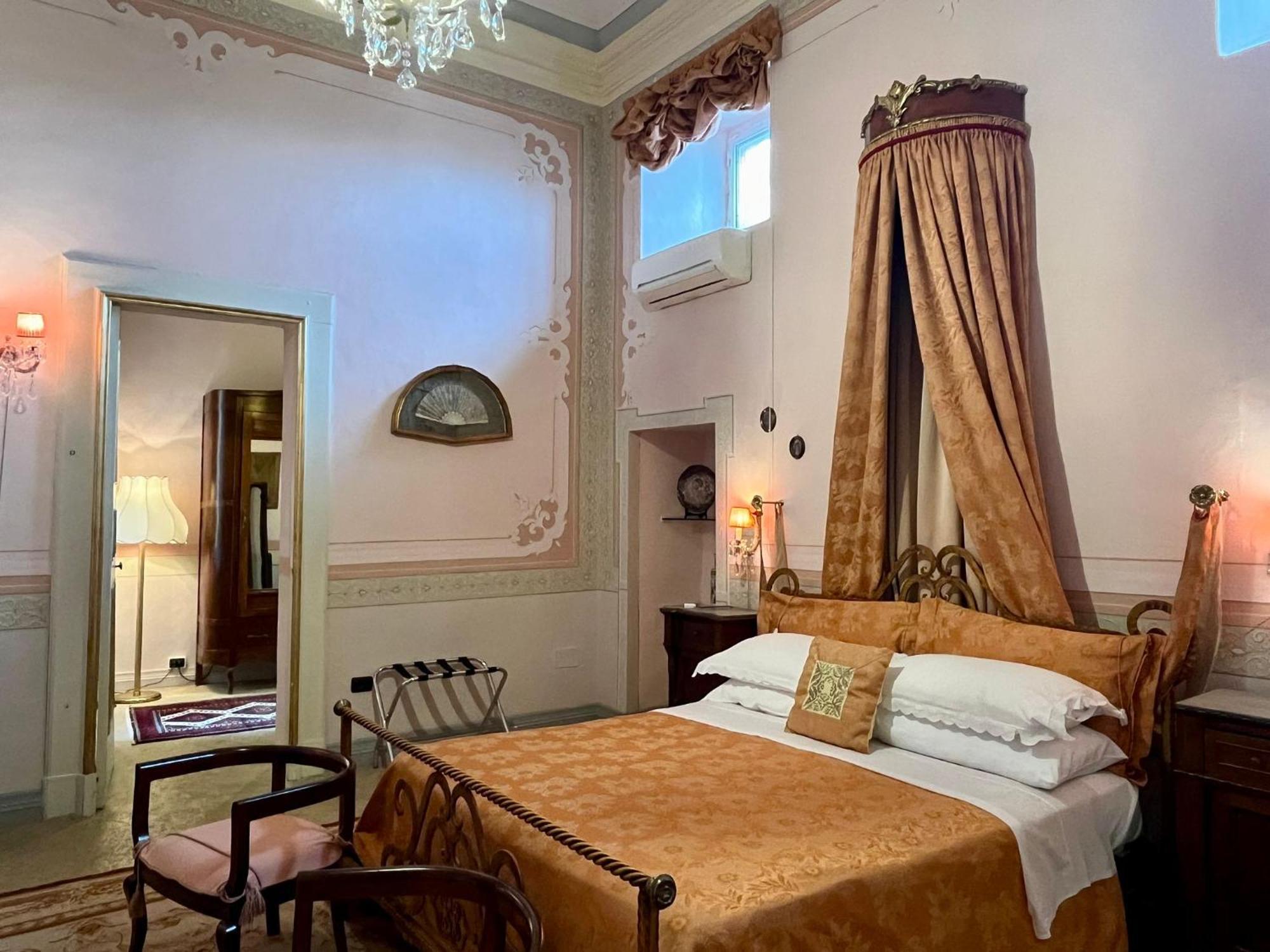 Palazzo De Castro Bed and Breakfast Squinzano Buitenkant foto