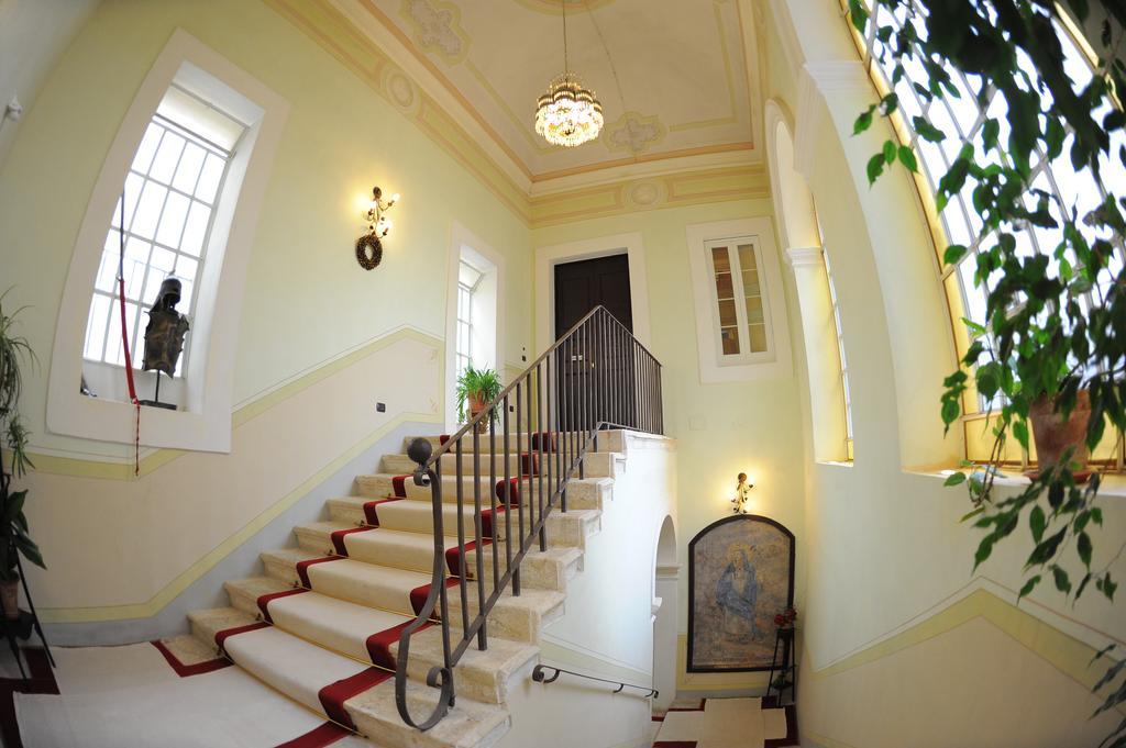 Palazzo De Castro Bed and Breakfast Squinzano Buitenkant foto