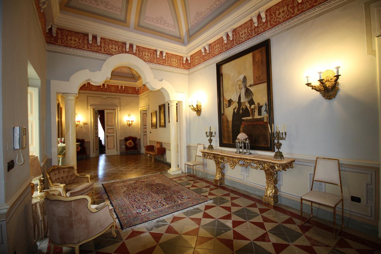 Palazzo De Castro Bed and Breakfast Squinzano Buitenkant foto