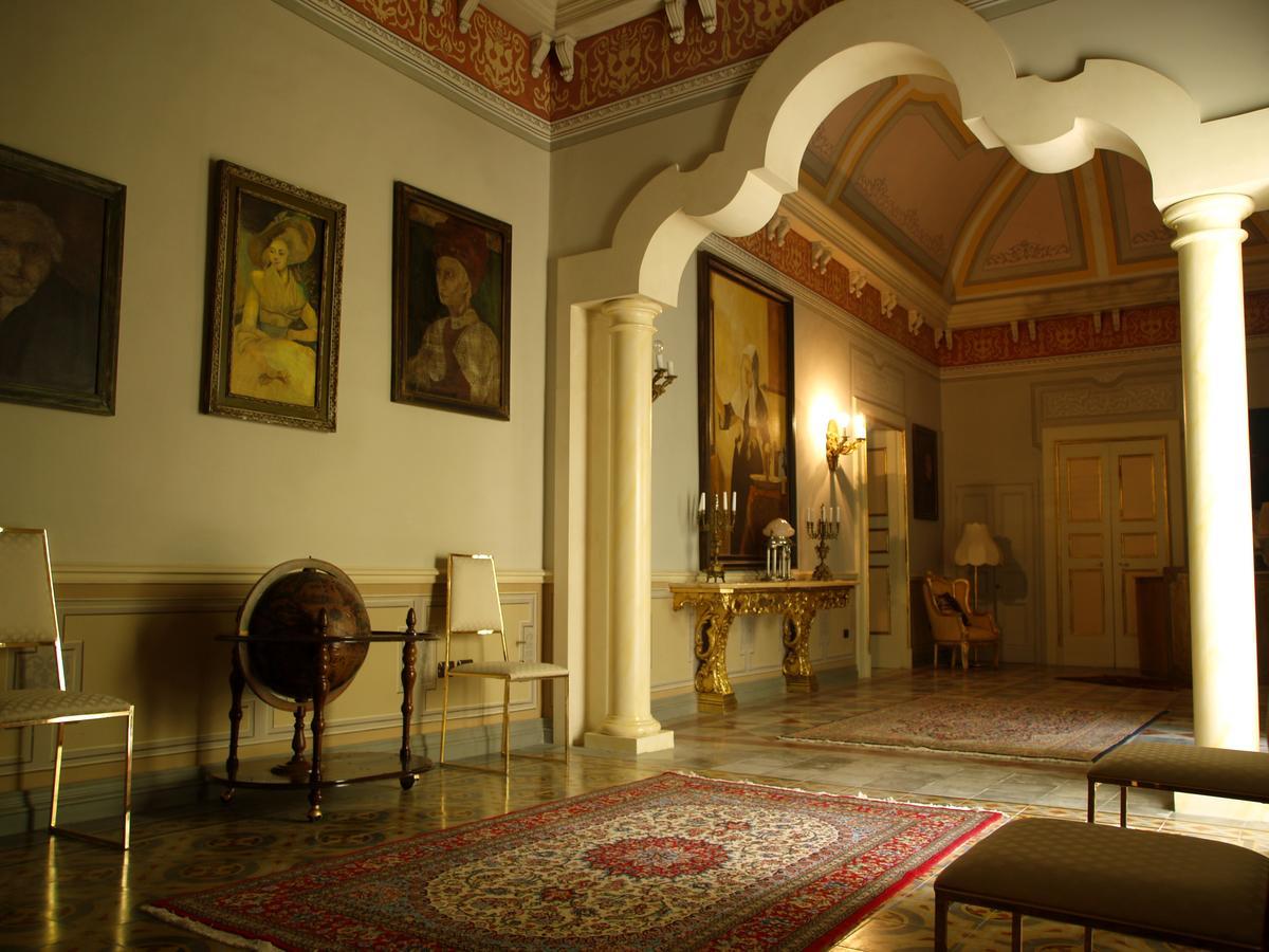 Palazzo De Castro Bed and Breakfast Squinzano Buitenkant foto