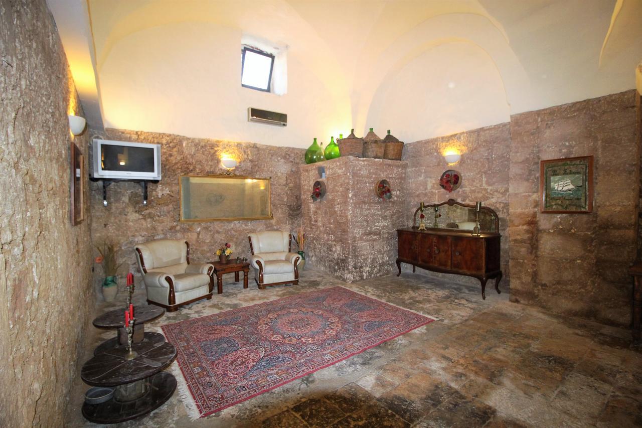 Palazzo De Castro Bed and Breakfast Squinzano Buitenkant foto