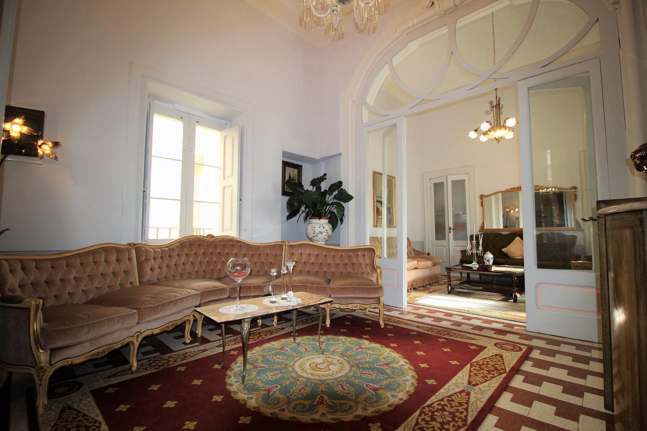 Palazzo De Castro Bed and Breakfast Squinzano Buitenkant foto