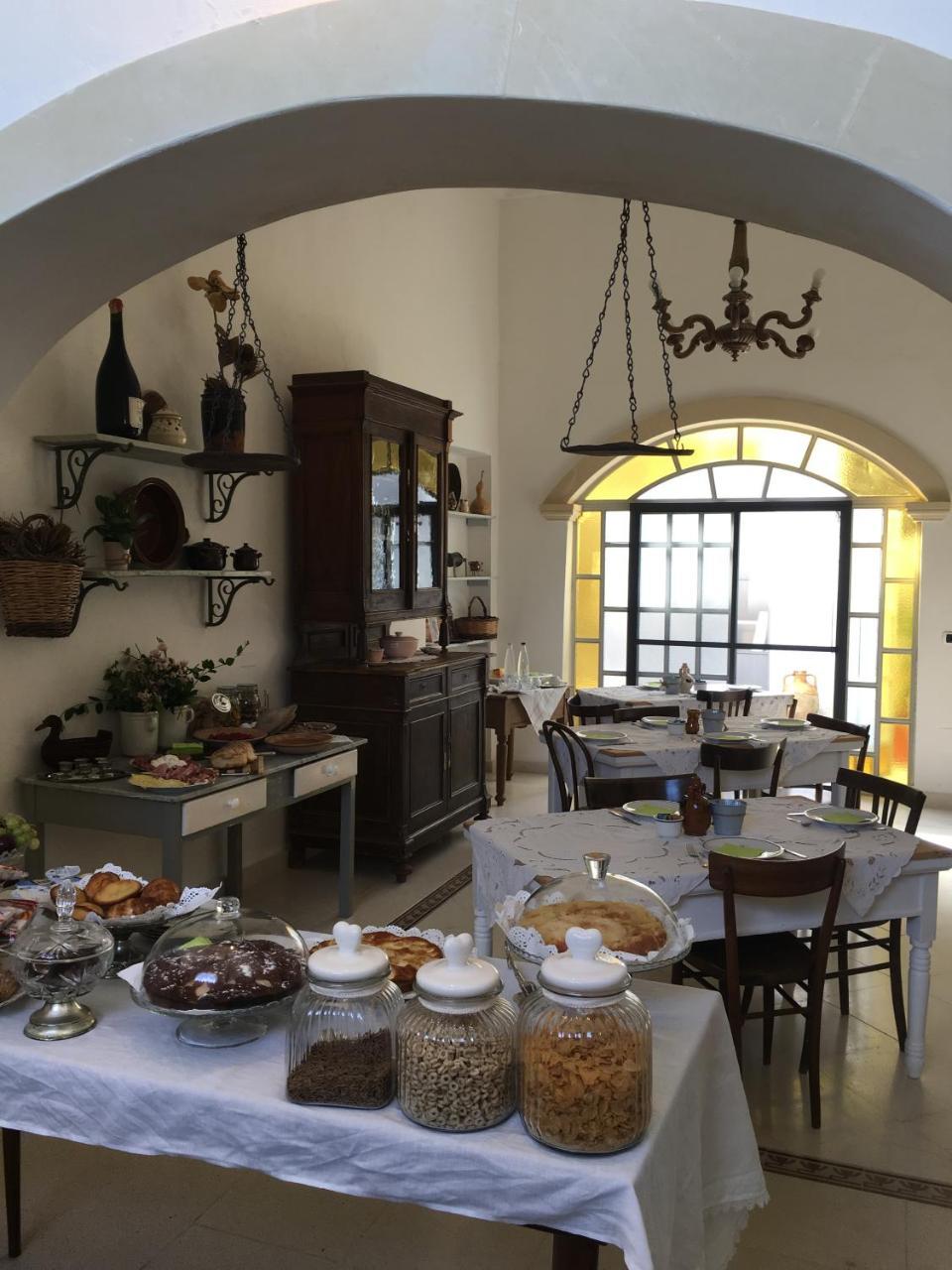 Palazzo De Castro Bed and Breakfast Squinzano Buitenkant foto