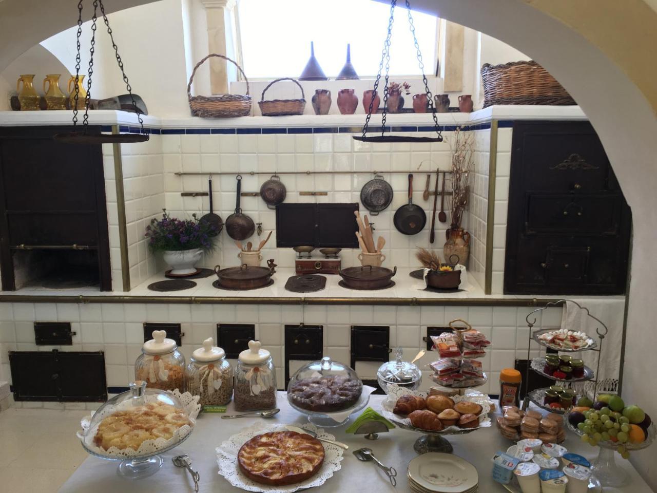 Palazzo De Castro Bed and Breakfast Squinzano Buitenkant foto